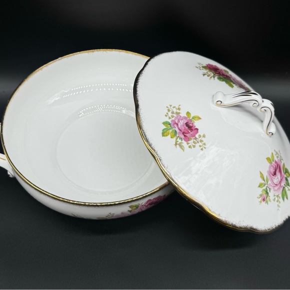 Royal Albert American Beauty Covered Serving Bowl Bone China England - Picture 4 of 6